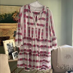 Elan oversized White with Pink and Green Accents dress with pockets